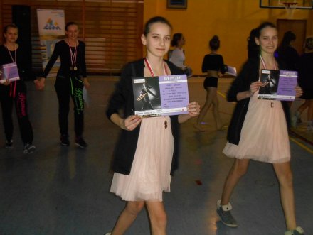 magdalena_lamczyk_i_marta_lamczyk_po_odebraniu_srebrnych_medali.jpg magdalena_lamczyk_i_marta_lamczyk_po_odebraniu_srebrnych_medali.jpg