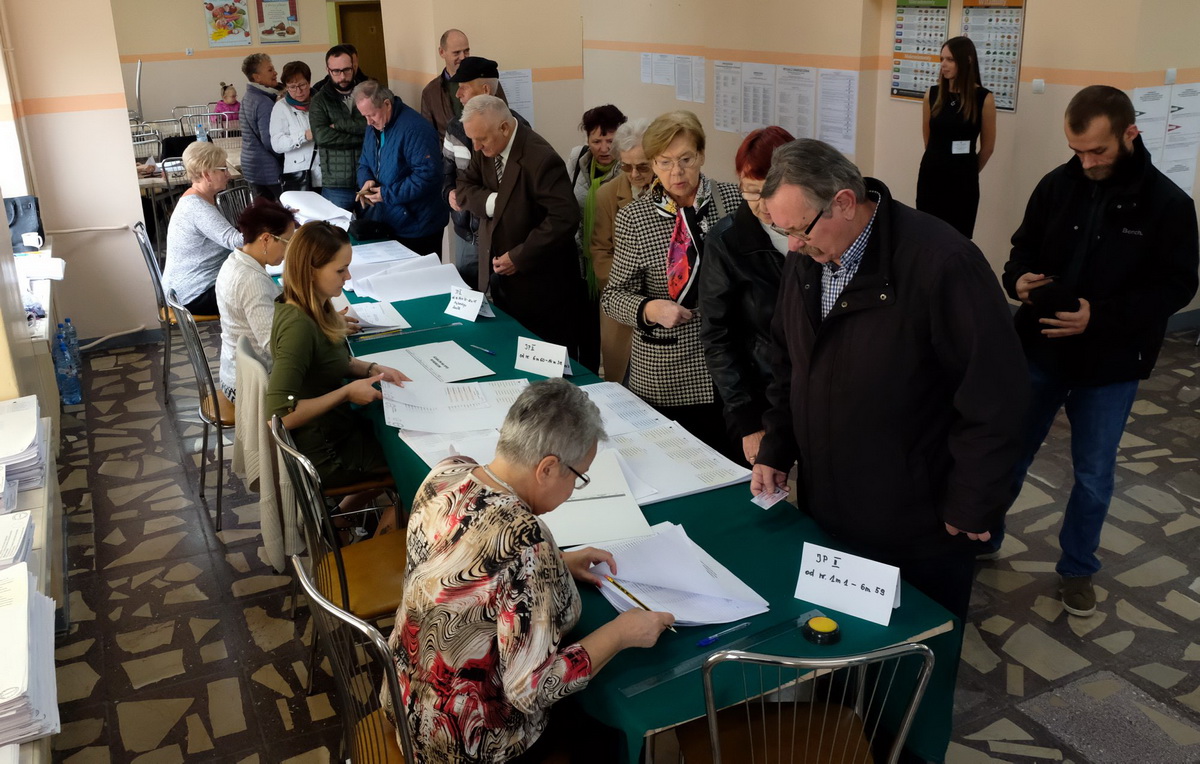 Lokal wyborczy w SP nr 5. Lokal wyborczy w SP nr 5.