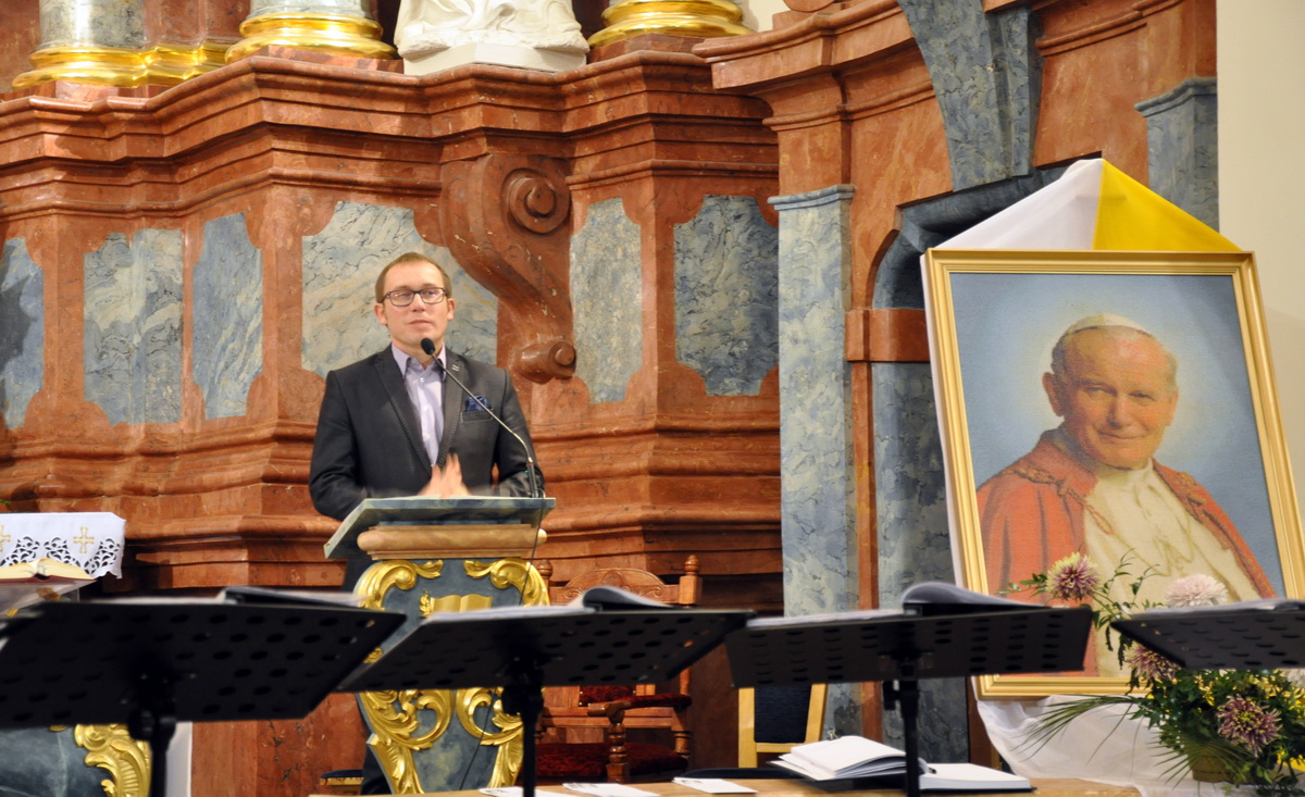 Na wieczór pełen wrażeń zaprasza Przemysław Woźniak