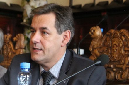 A. Finster A. Finster