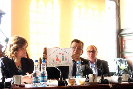 logo_karta_duzej_rodziny.jpg logo_karta_duzej_rodziny.jpg