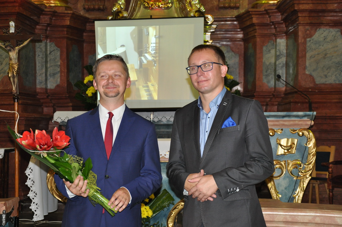 Z lewej Karol Hilla, obok Przemysław Woźniak.