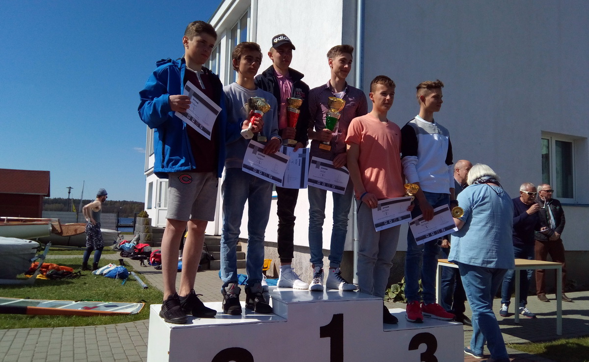 Zwycięzcy eliminacji w kl. 420. Zwycięzcy eliminacji w kl. 420.