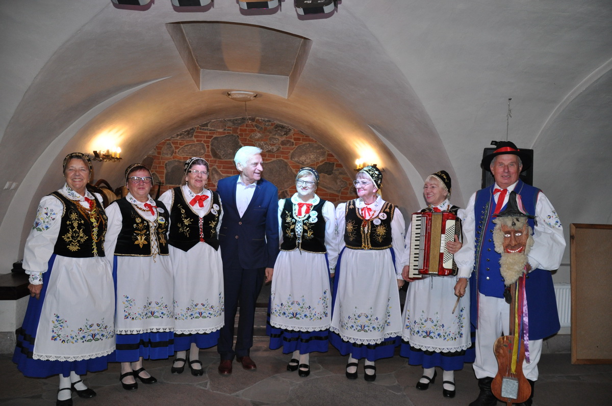 Fotka z kaszubskim zespołem